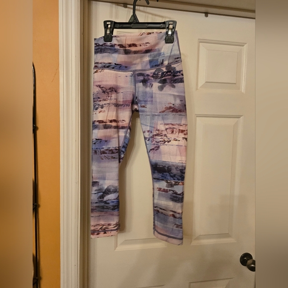 lululemon athletica Pants - lululemon athletica Multicolor Leggings Size 6 . Great Condition